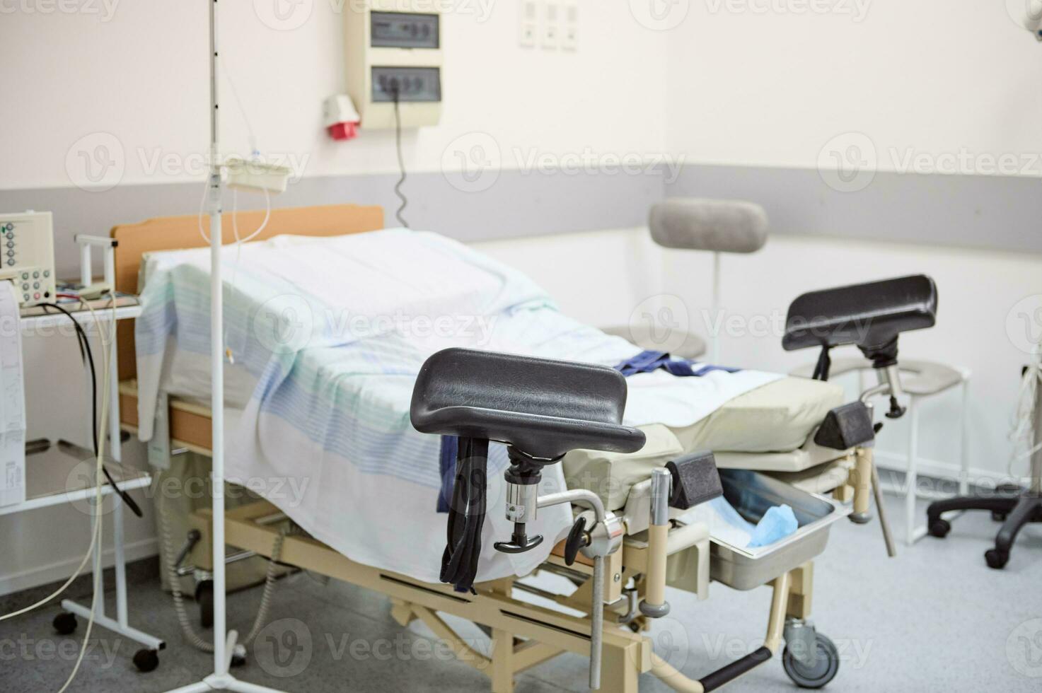 närbild se av en leverans obstetrisk rum detalj. moderskap sjukhus. obstetrik och gynekologi foto