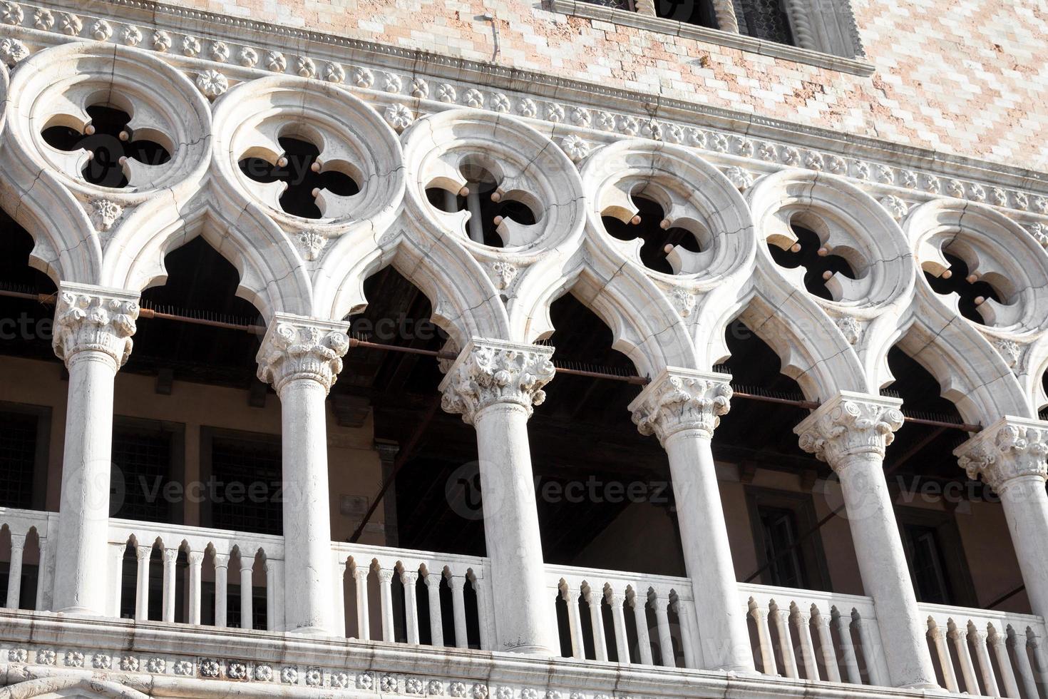 Venedig, Italien - kolumnerperspektiv foto