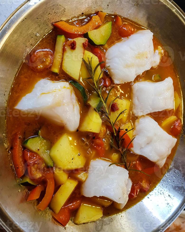 ingredienser för en portugisisk skaldjurskataplana foto