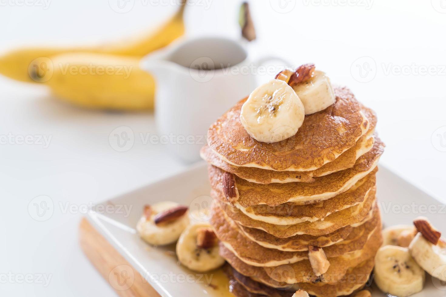 mandelbananpannkaka med honung foto