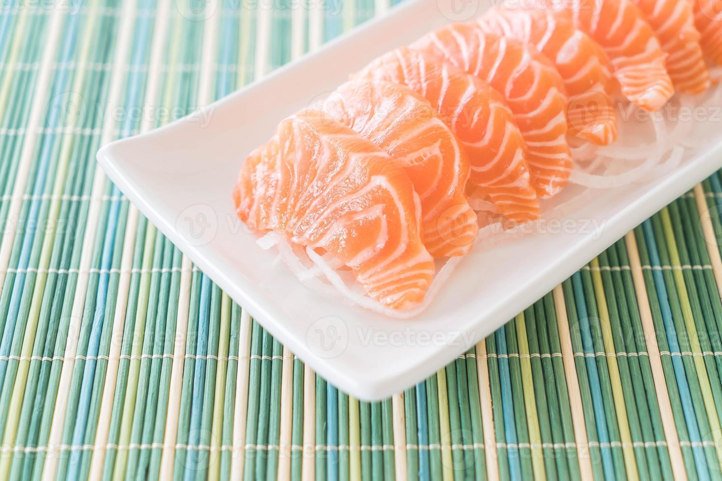 rå sashimi lax - japansk mat foto