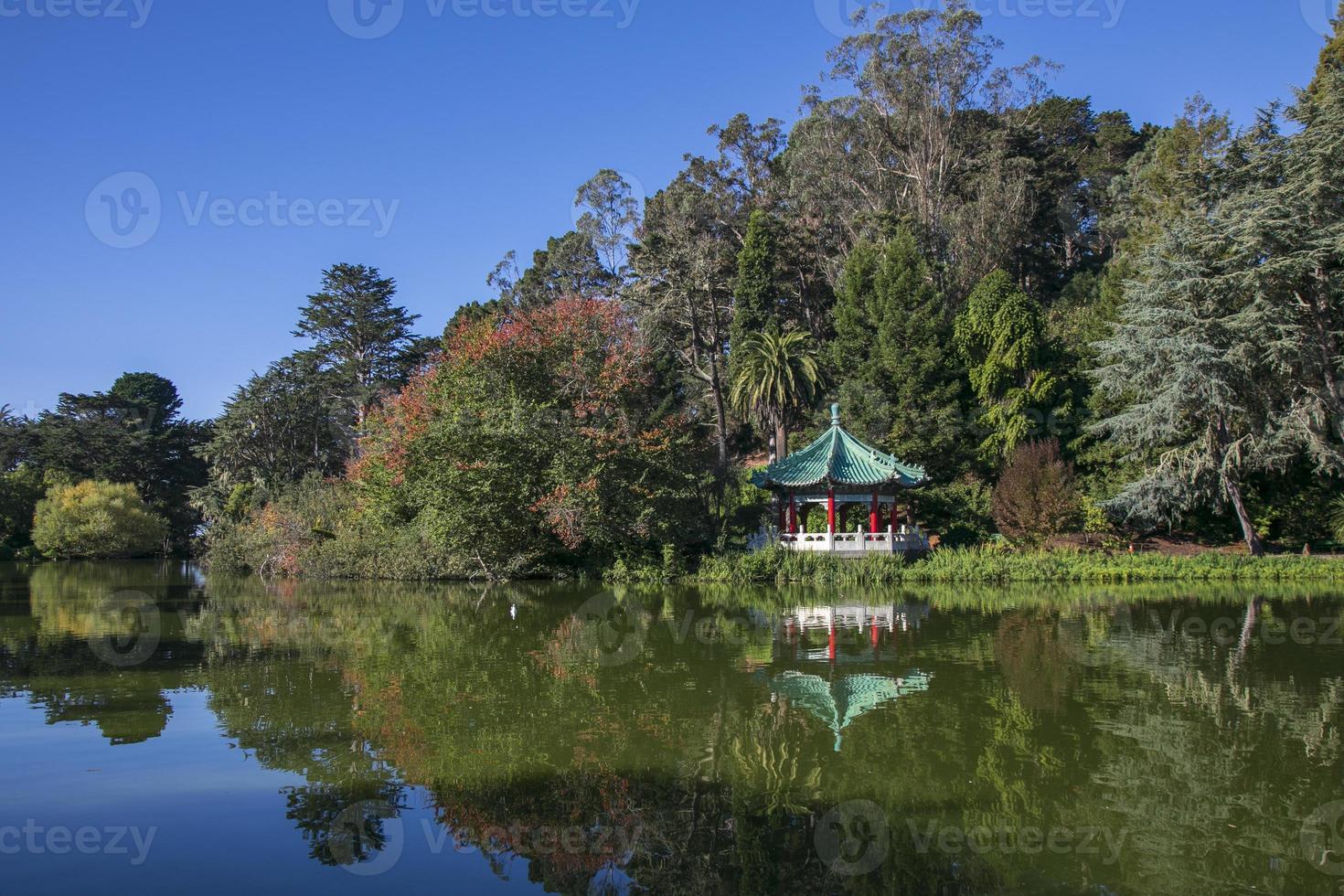 kinesisk paviljong i Golden Gate Park, San Francisco, CA foto