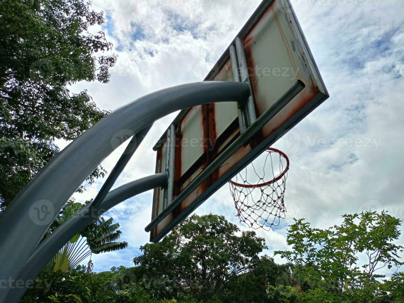 ringar och ring netto, basketboll domstol i bangkok parkera, thailand foto