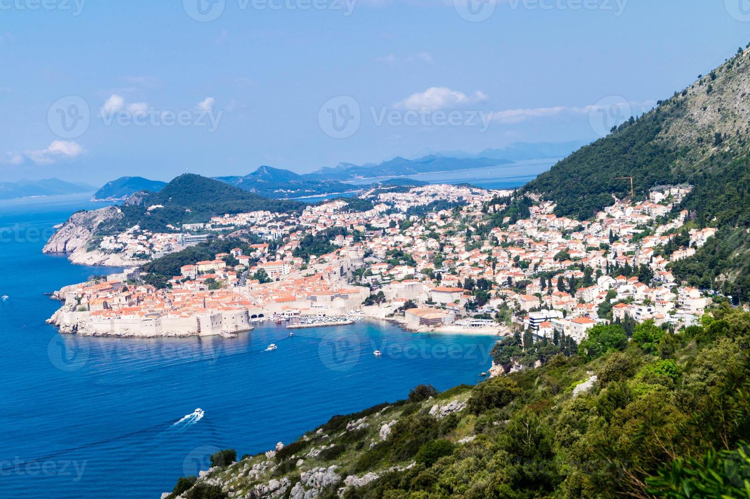 vandringsled från toppen av berget sdr till Dubrovniks gamla stad foto