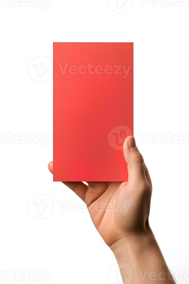 en mänsklig hand innehav en tom ark av röd papper eller kort isolerat på vit bakgrund. ai genererad foto