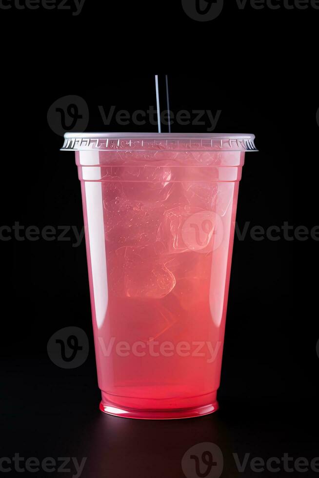 rosa dryck i plast kopp isolerat på svart bakgrund. ta bort drycker begrepp. ai genererad foto