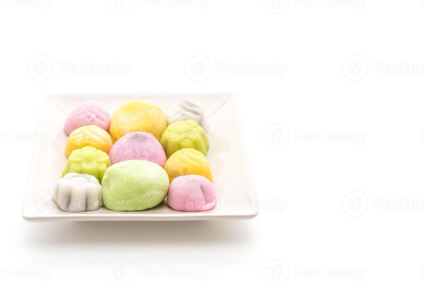 dessert mochi på vit bakgrund foto