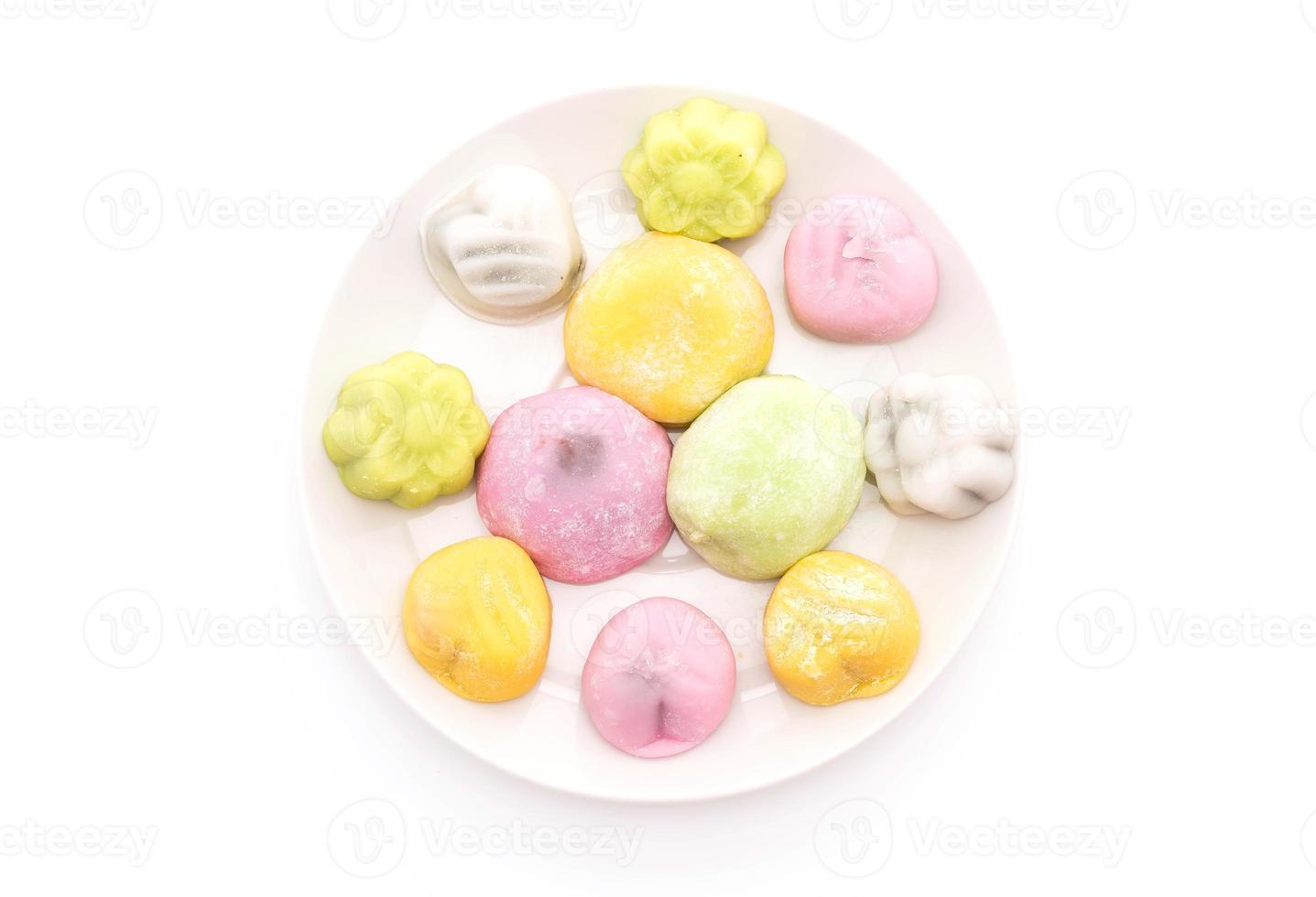 dessert mochi på vit bakgrund foto
