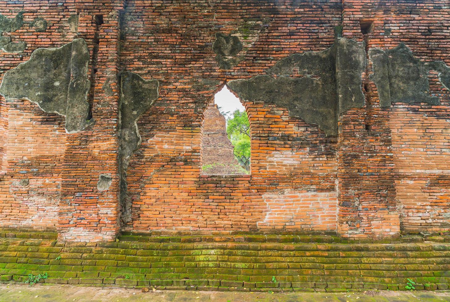 vacker gammal arkitektur historisk för ayutthaya i Thailand - öka färgbehandlingsstil foto