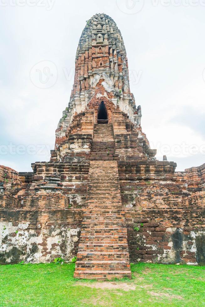 vacker gammal arkitektur historisk för ayutthaya i Thailand - öka färgbehandlingsstil foto