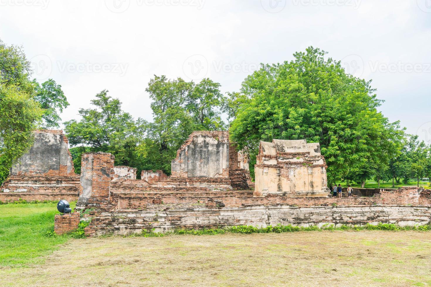 vacker gammal arkitektur historisk för ayutthaya i Thailand - öka färgbehandlingsstil foto