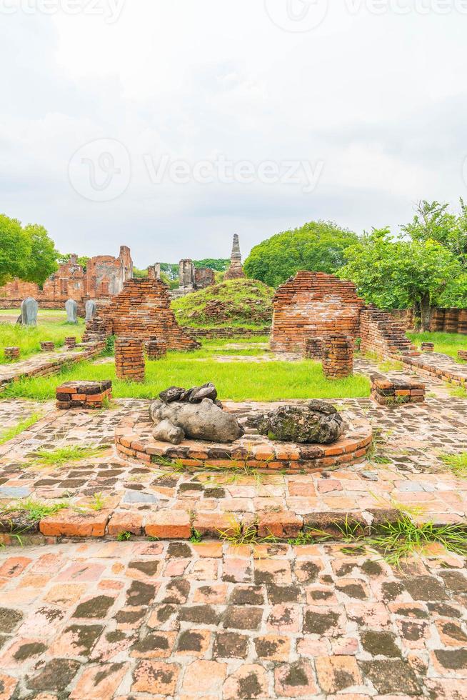 vacker gammal arkitektur historisk för ayutthaya i Thailand - öka färgbehandlingsstil foto