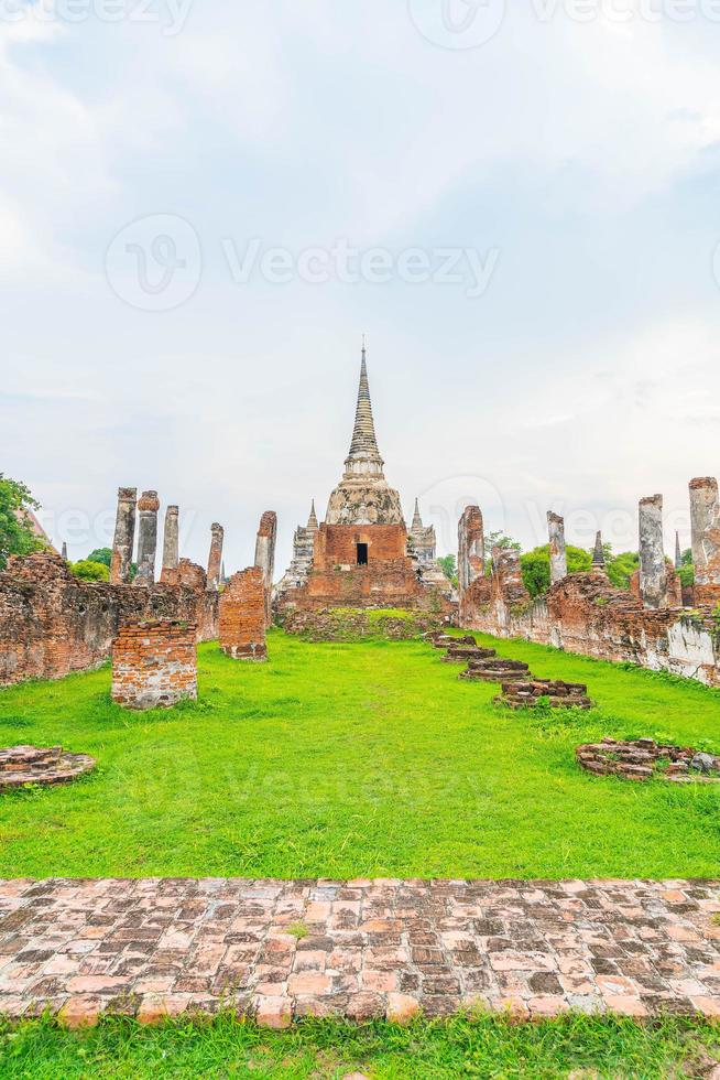 vacker gammal arkitektur historisk för ayutthaya i Thailand - öka färgbehandlingsstil foto