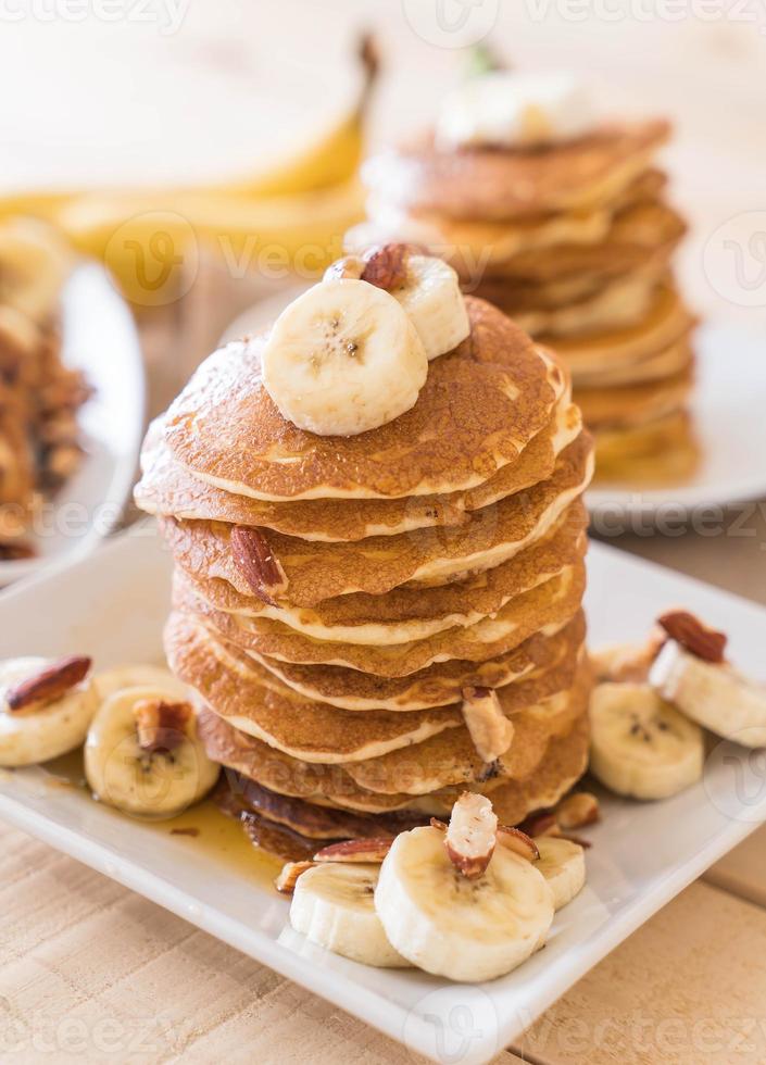 mandelbananpannkaka med honung foto