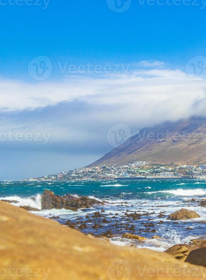 stenigt kustlandskap vid falsk bukt, Kapstaden, Sydafrika foto