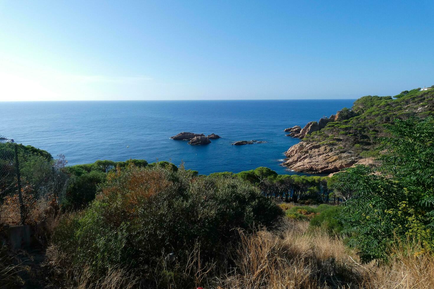 costa brava och kust väg längs de oländig kustlinje av nordlig Katalonien, Spanien foto