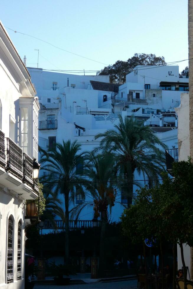 gator av de cadiz by av vejer de la frontera, en by belägen på de rutt av de vit byar, stänga till zahara de los atunes, cadiz, spanien, andalusien. foto