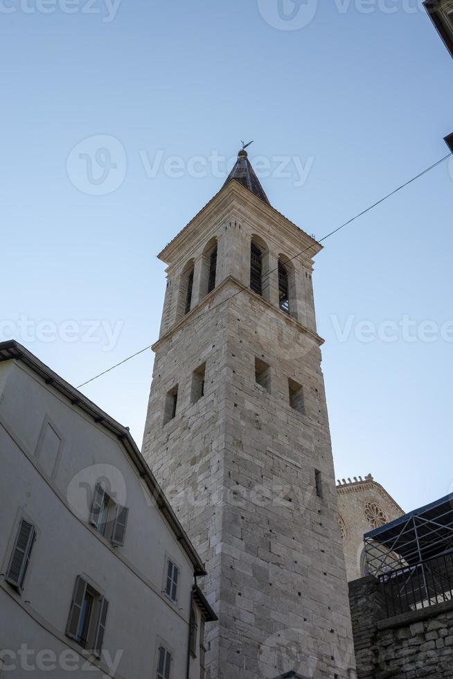 katedralen i staden Spoleto och dess arkitektur foto