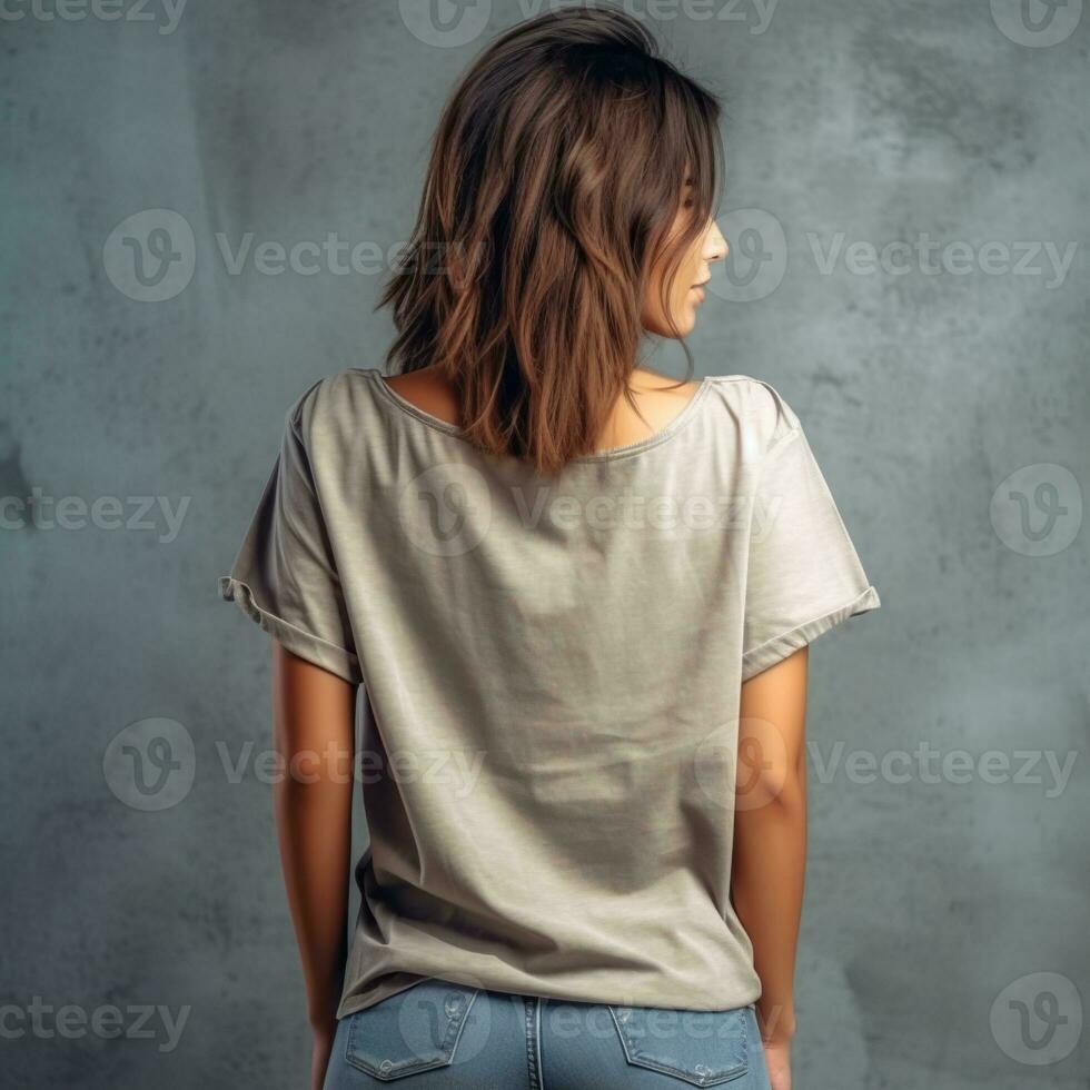 illustration av en mode porträtt med enkel t-shirt mockup, ai genererad foto