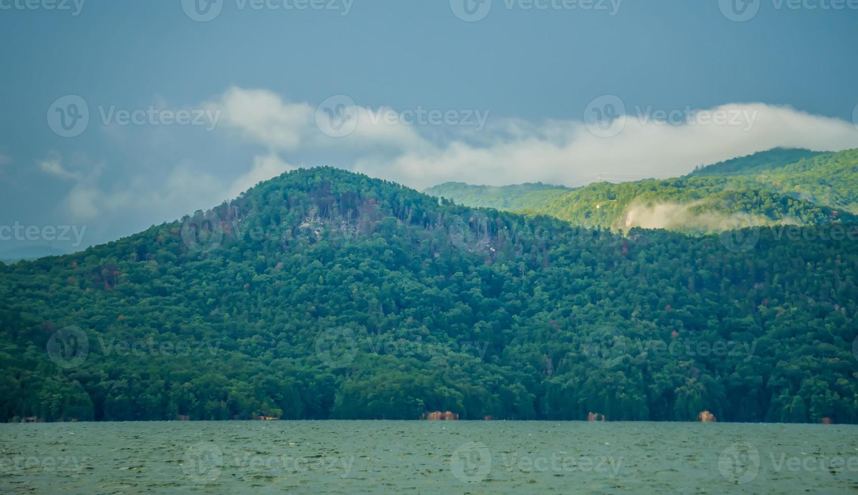 vackra landskapsscener vid sjön Jocassee South Carolina foto