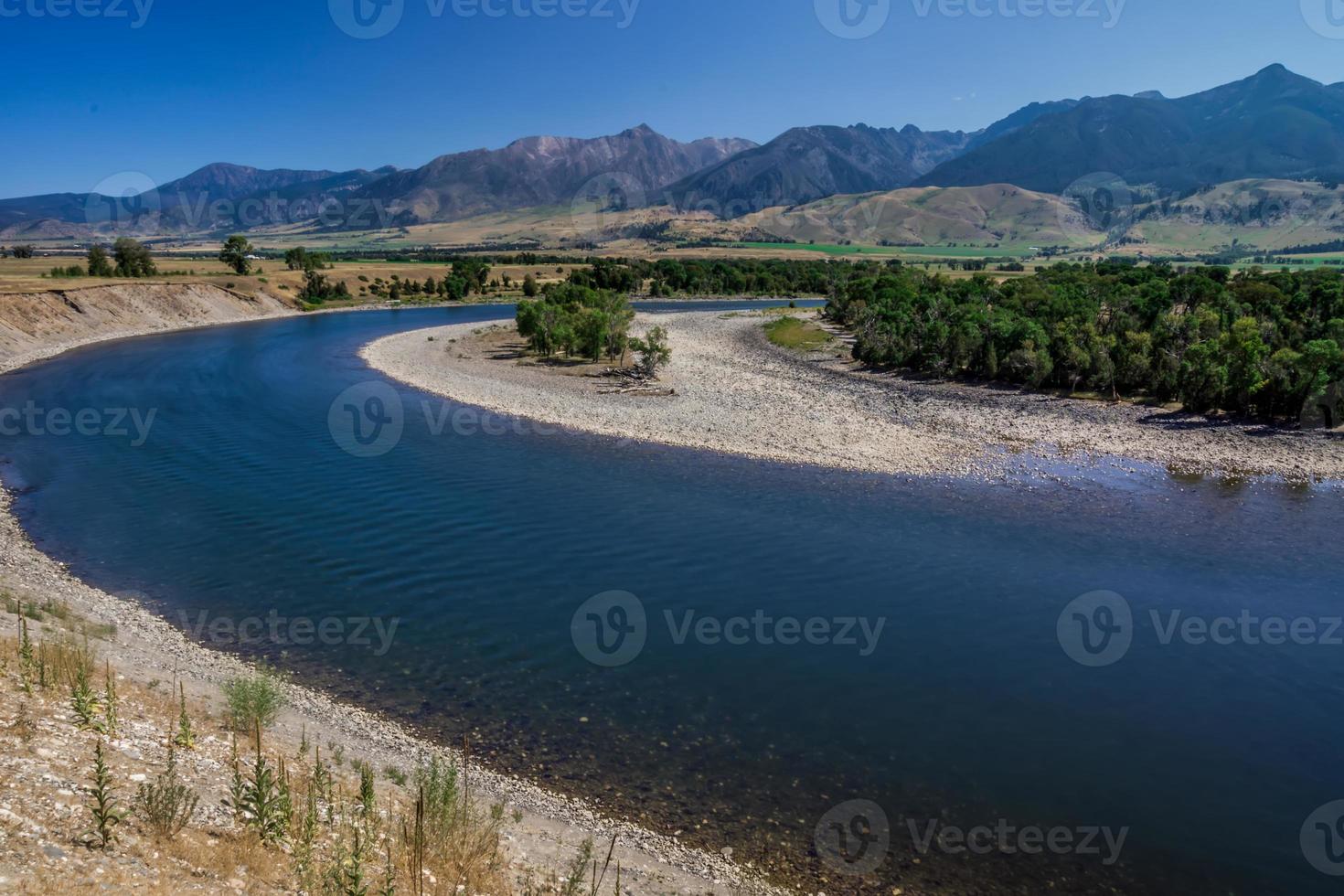 Yellowstone River vid soluppgång nära Yellowstone Park foto