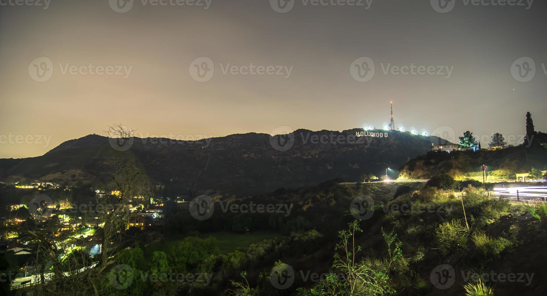 Hollywood Hills och omgivande landskap nära Los Angeles foto