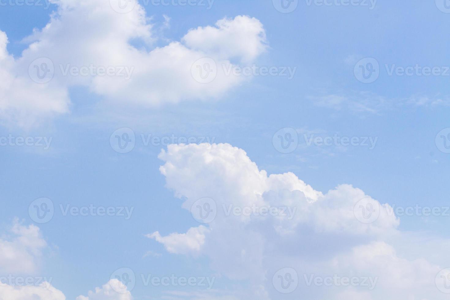 klarblå himmel foto