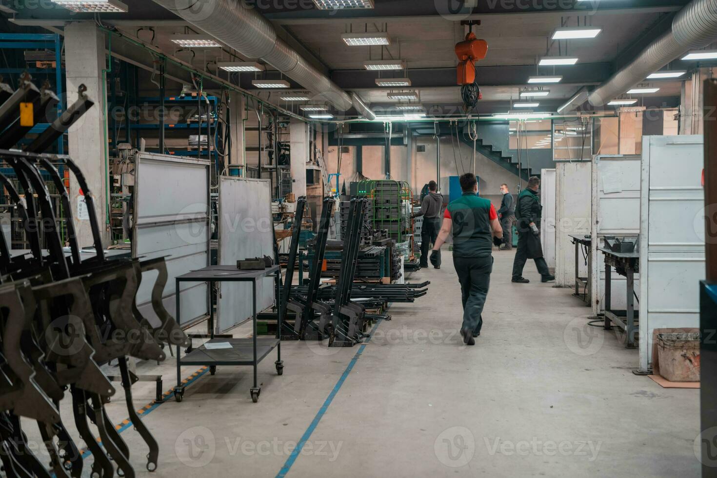 modern industriell fabrik för mekanisk teknik Utrustning och maskiner tillverkning av en produktion hall foto