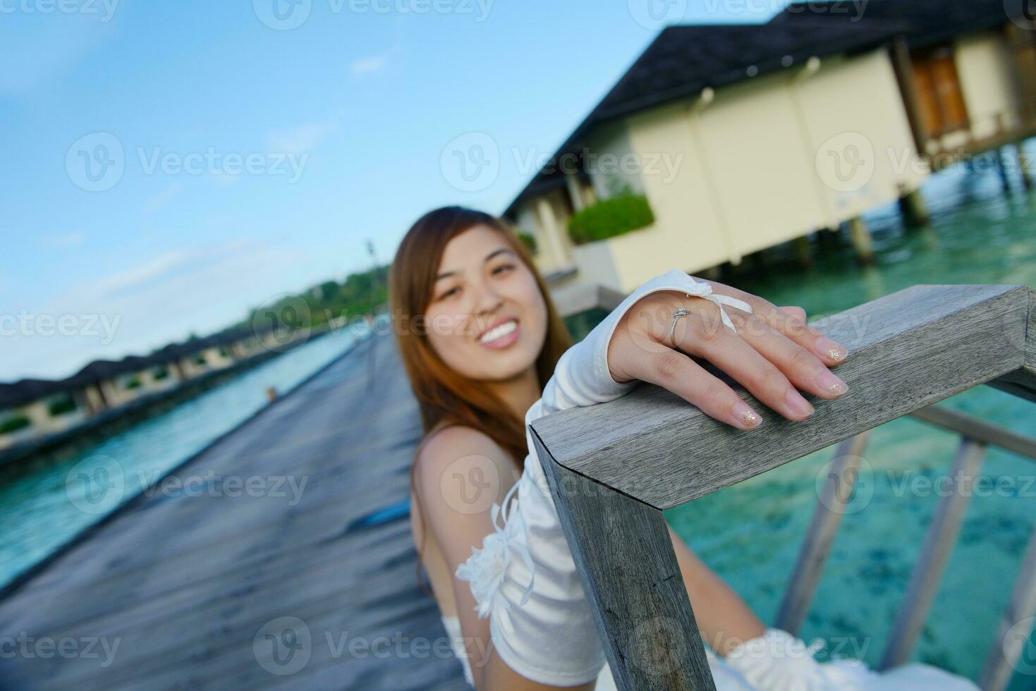 asiatisk brud på strand foto