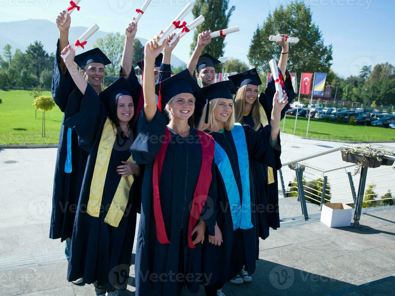 ung examinerade studenter grupp foto