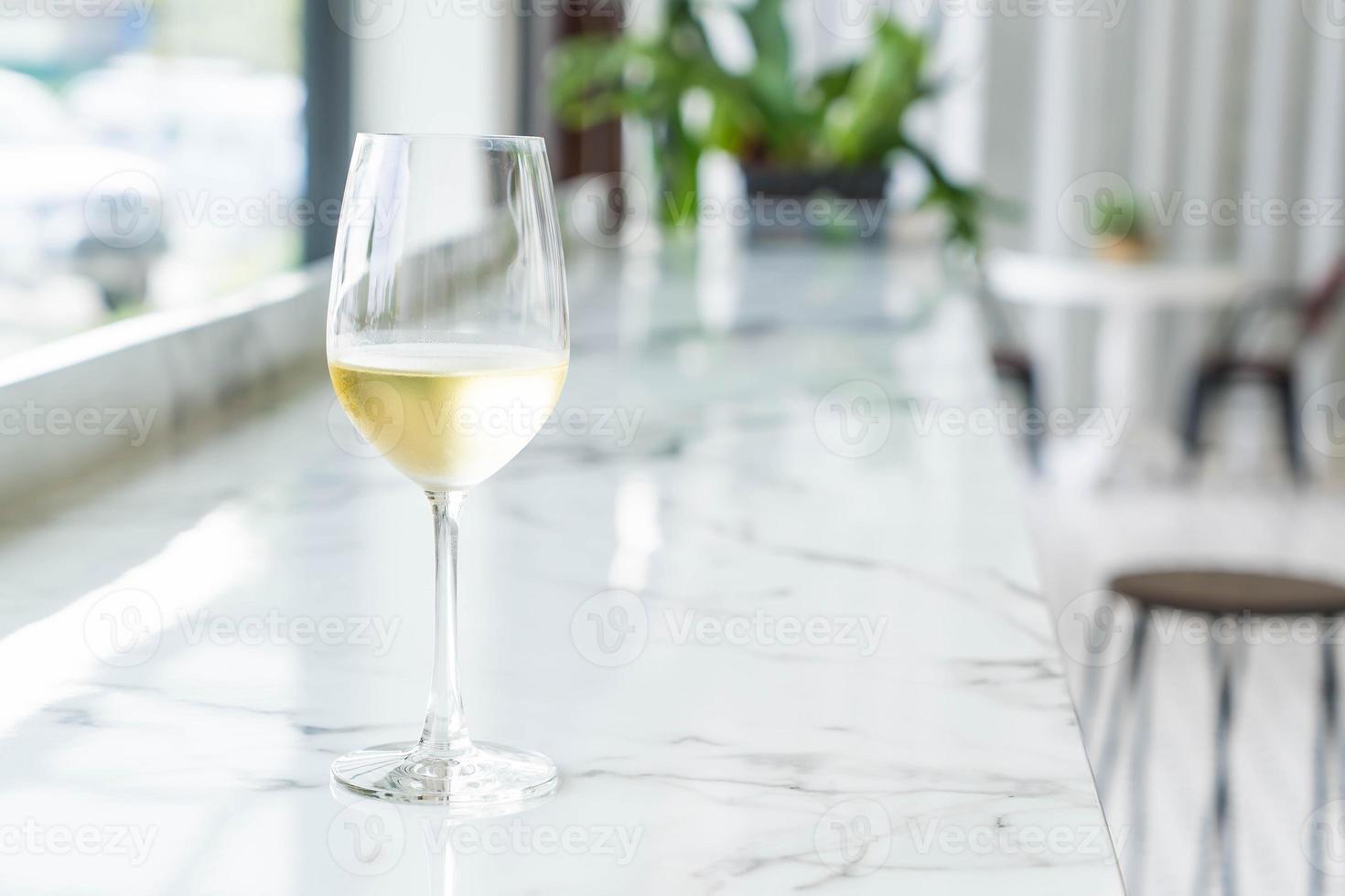 ett glas mousserande vin i restaurangen foto