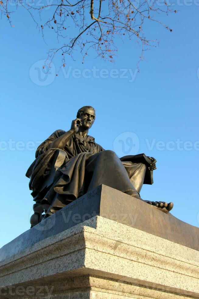 staty av jean-jaques rousseau, Genève, schweiz foto