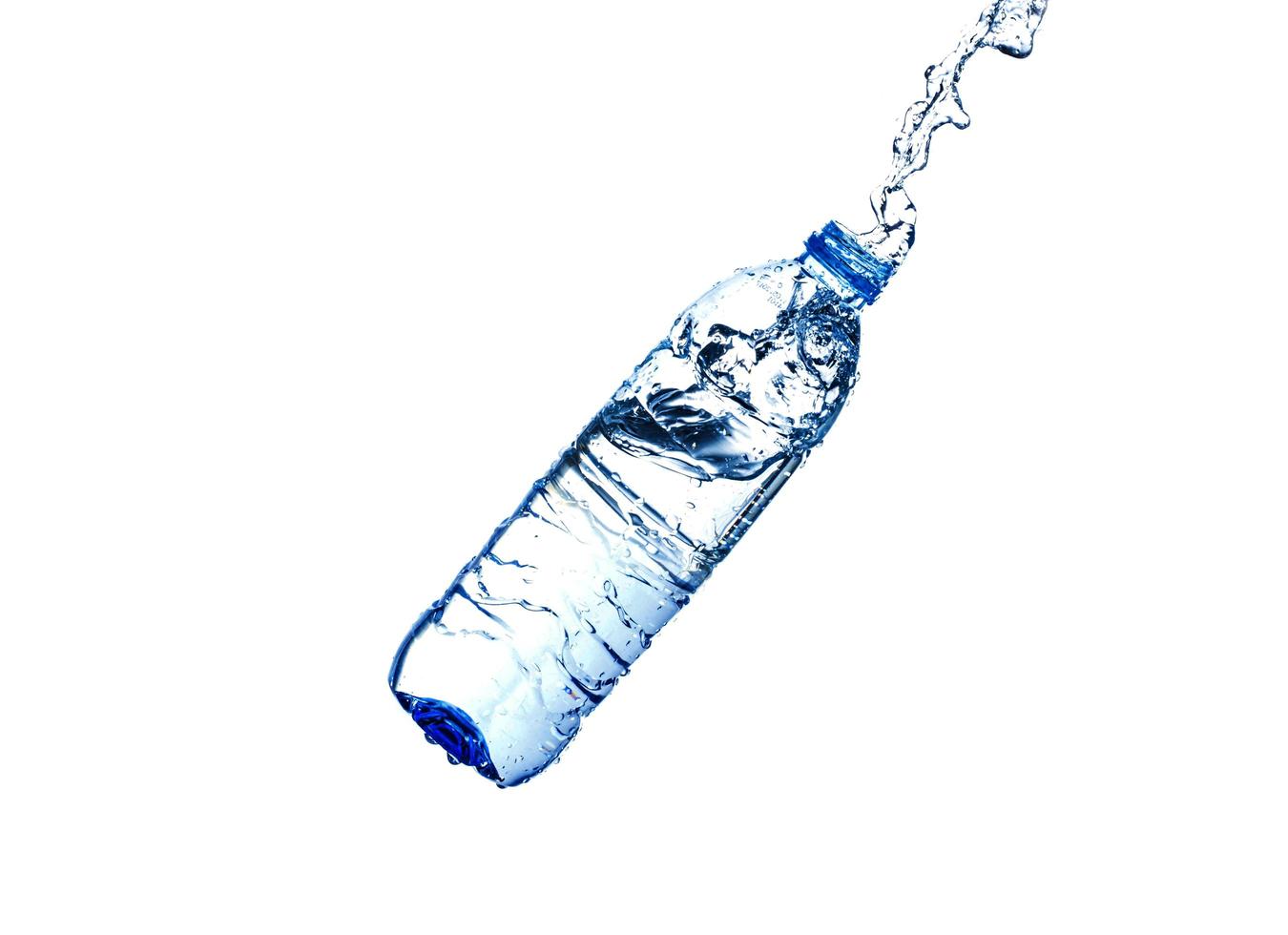 vattenstänk från en plastflaska foto