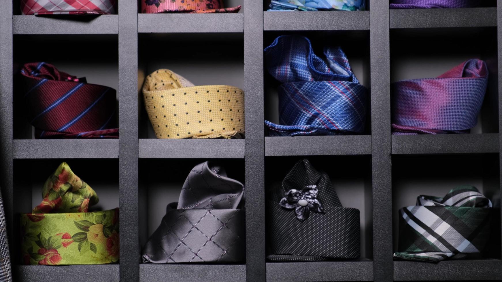 diverse slipsar på displayen foto