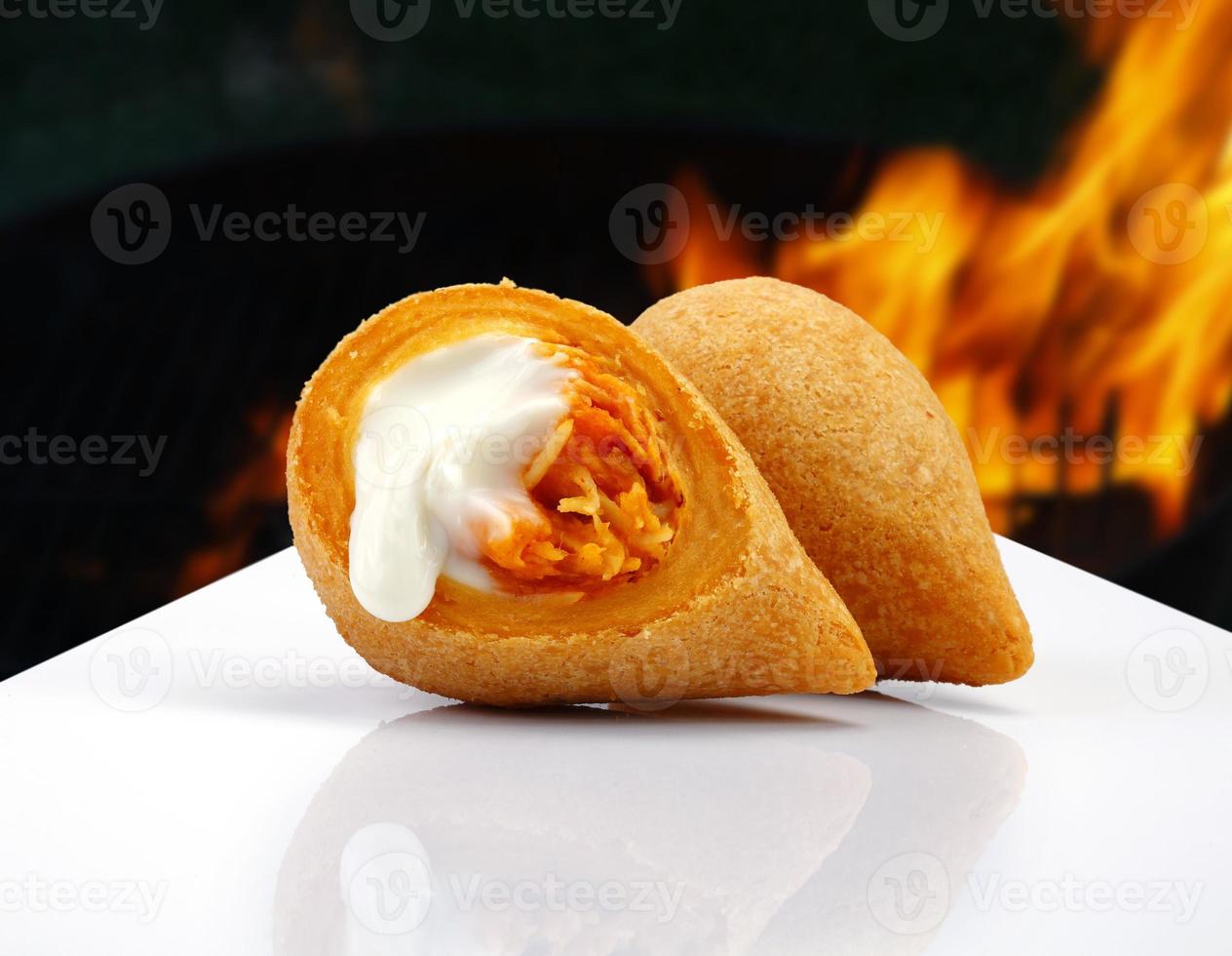 coxinha kyckling, brasilianskt mellanmål foto