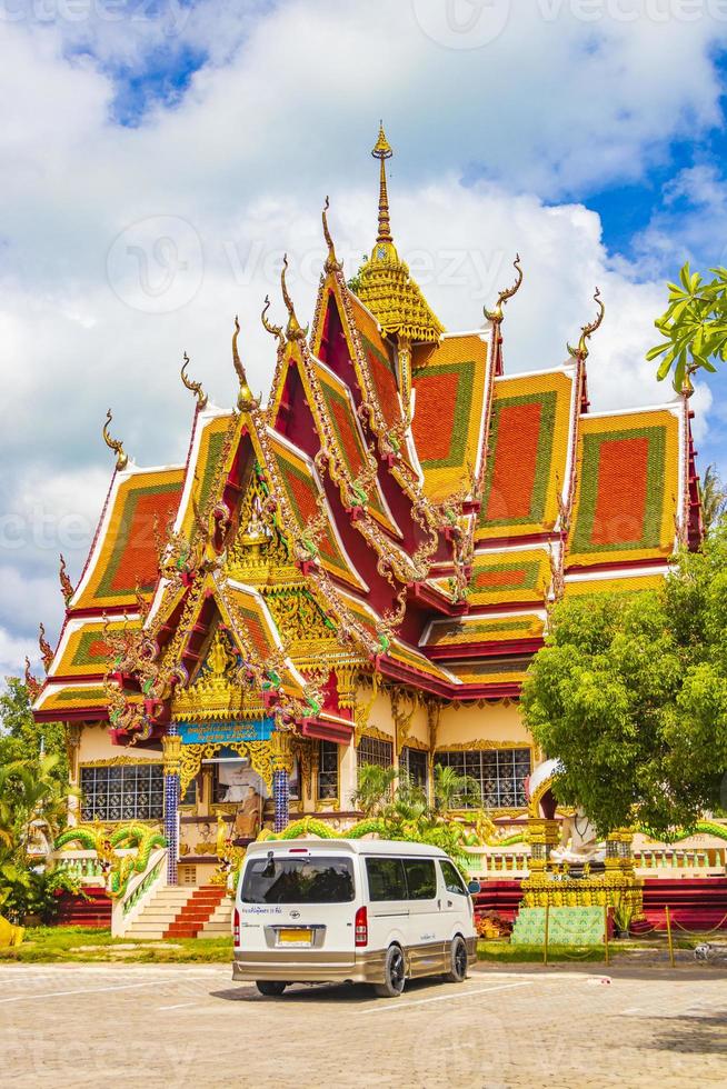 färgstark arkitektur på wat plai laem -templet på Koh Samui -ön, Thailand, 2018 foto