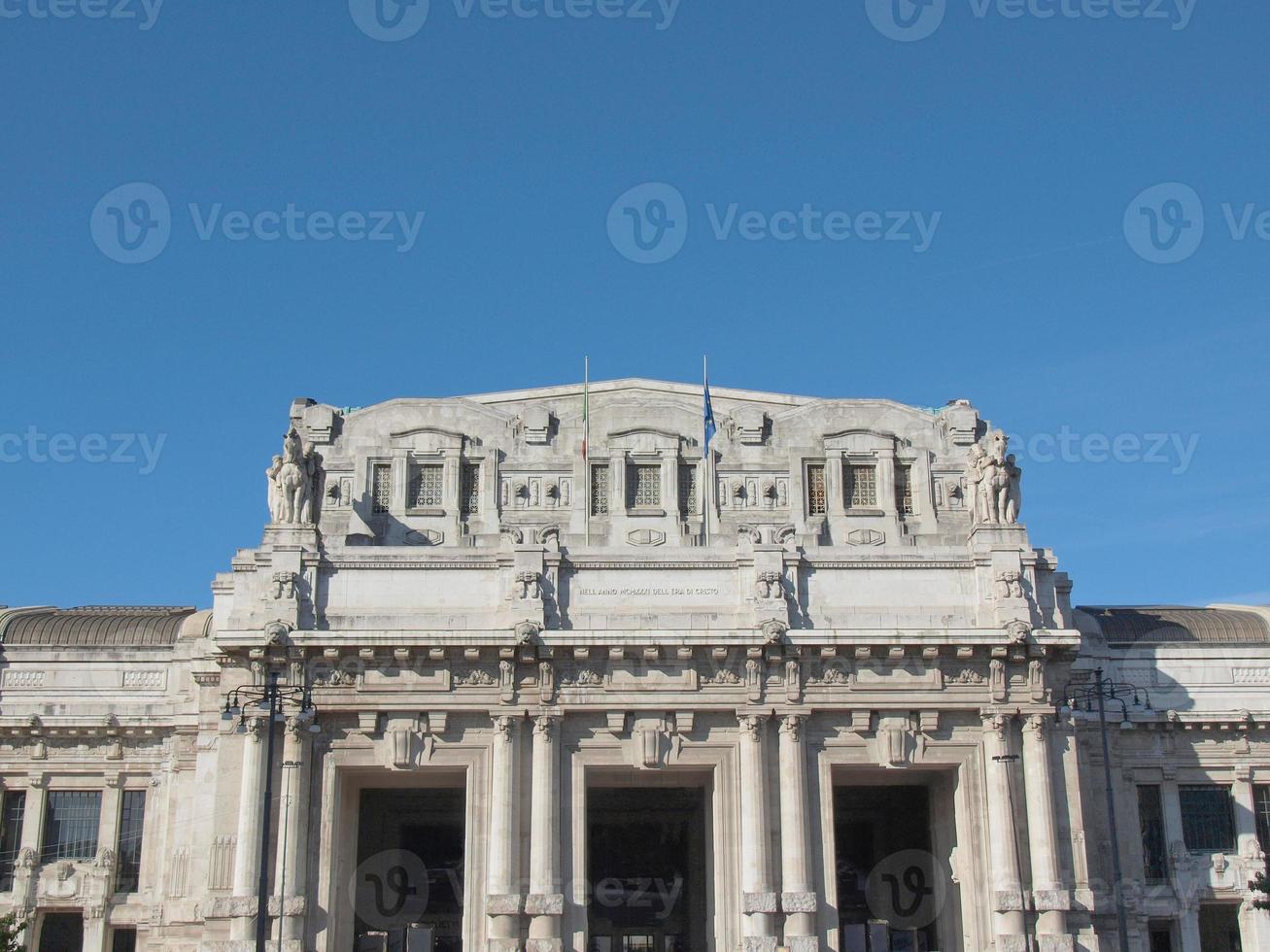 stazione centrale, milan foto