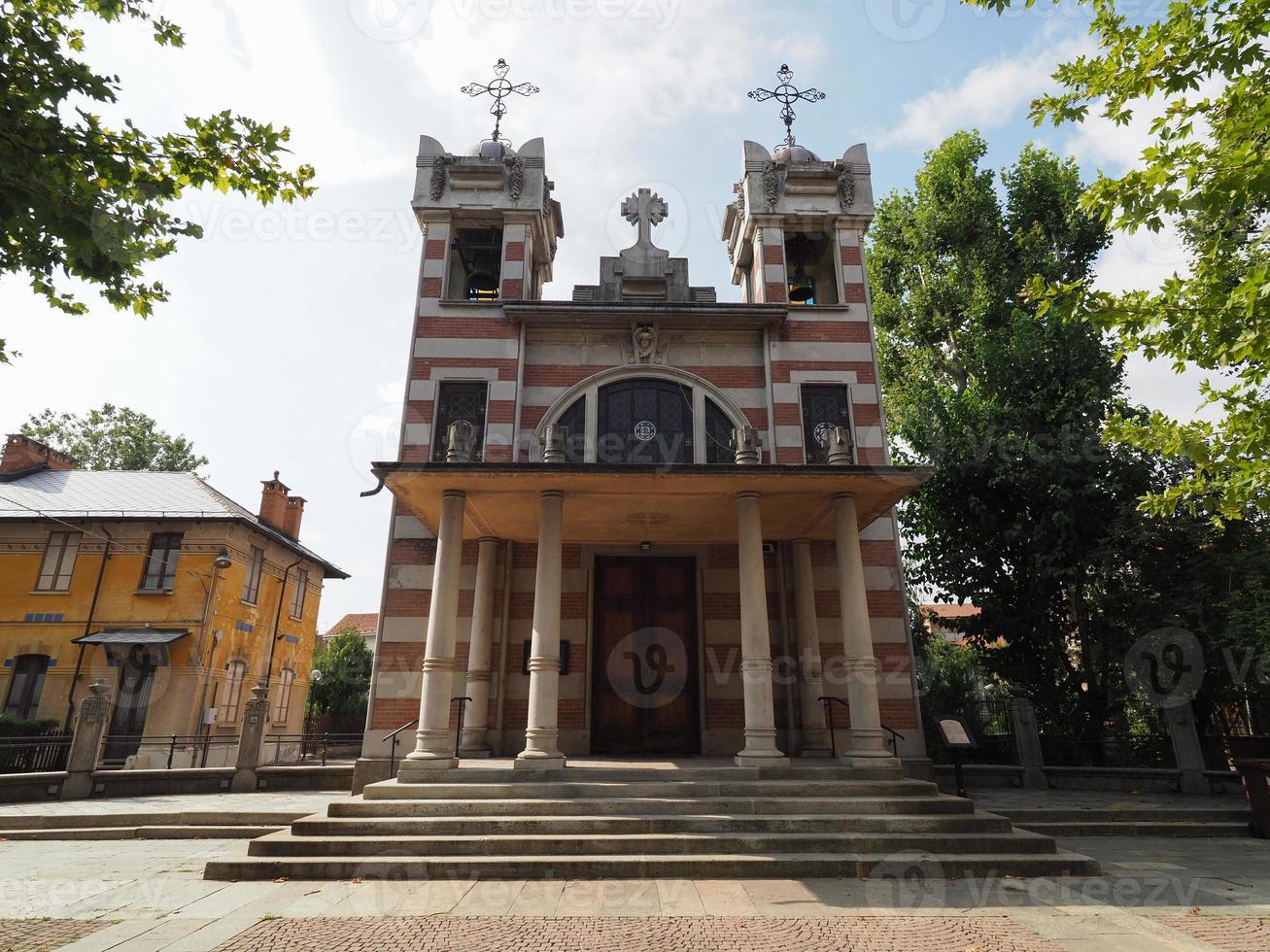 Saint Elizabeth Church i Leumann Village i Collegno foto