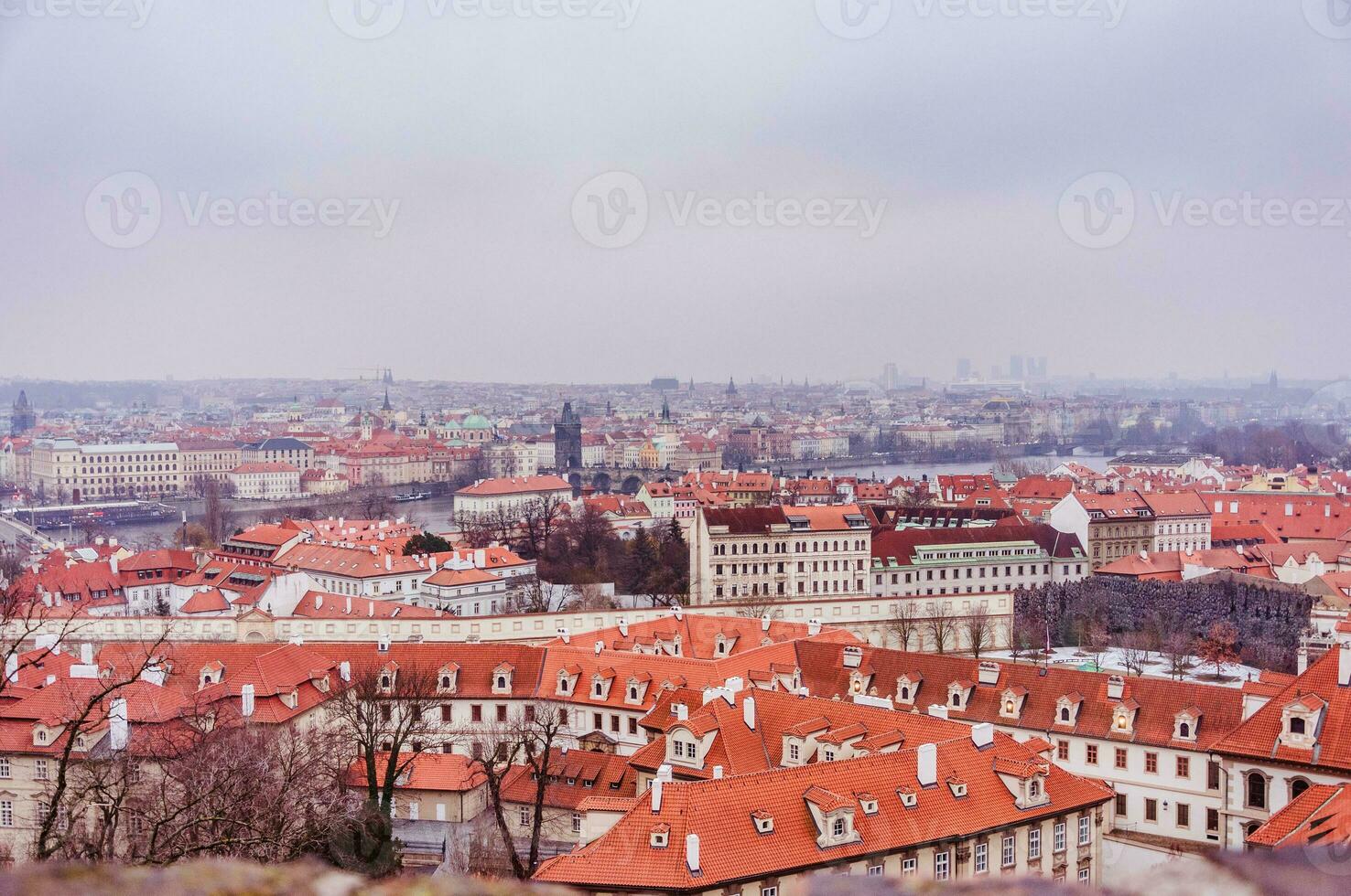 panorama- se av gammal stad i prag foto