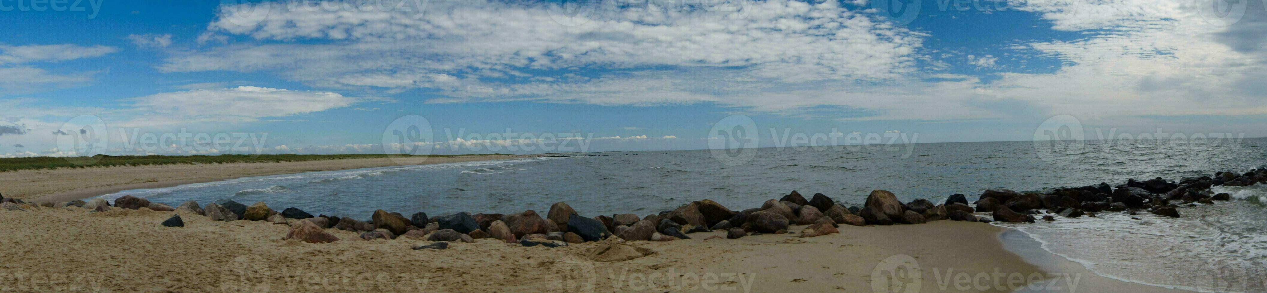 visningar av de ändlös strand på de nordlig hav i blavand Danmark foto