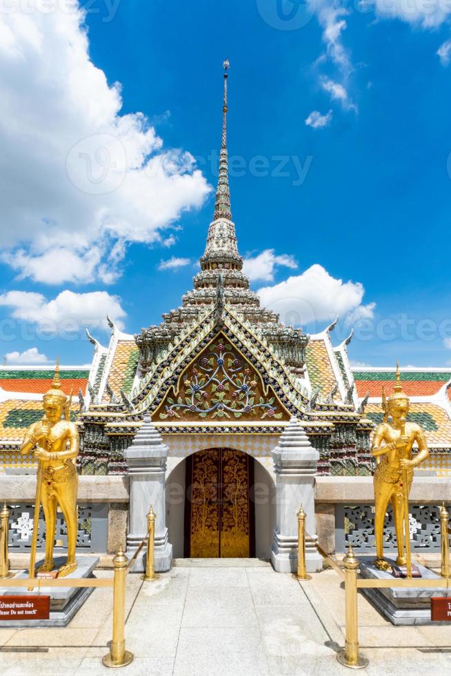 smaragdens buddhas tempel och det stora palatset i Bangkok, Thailand foto