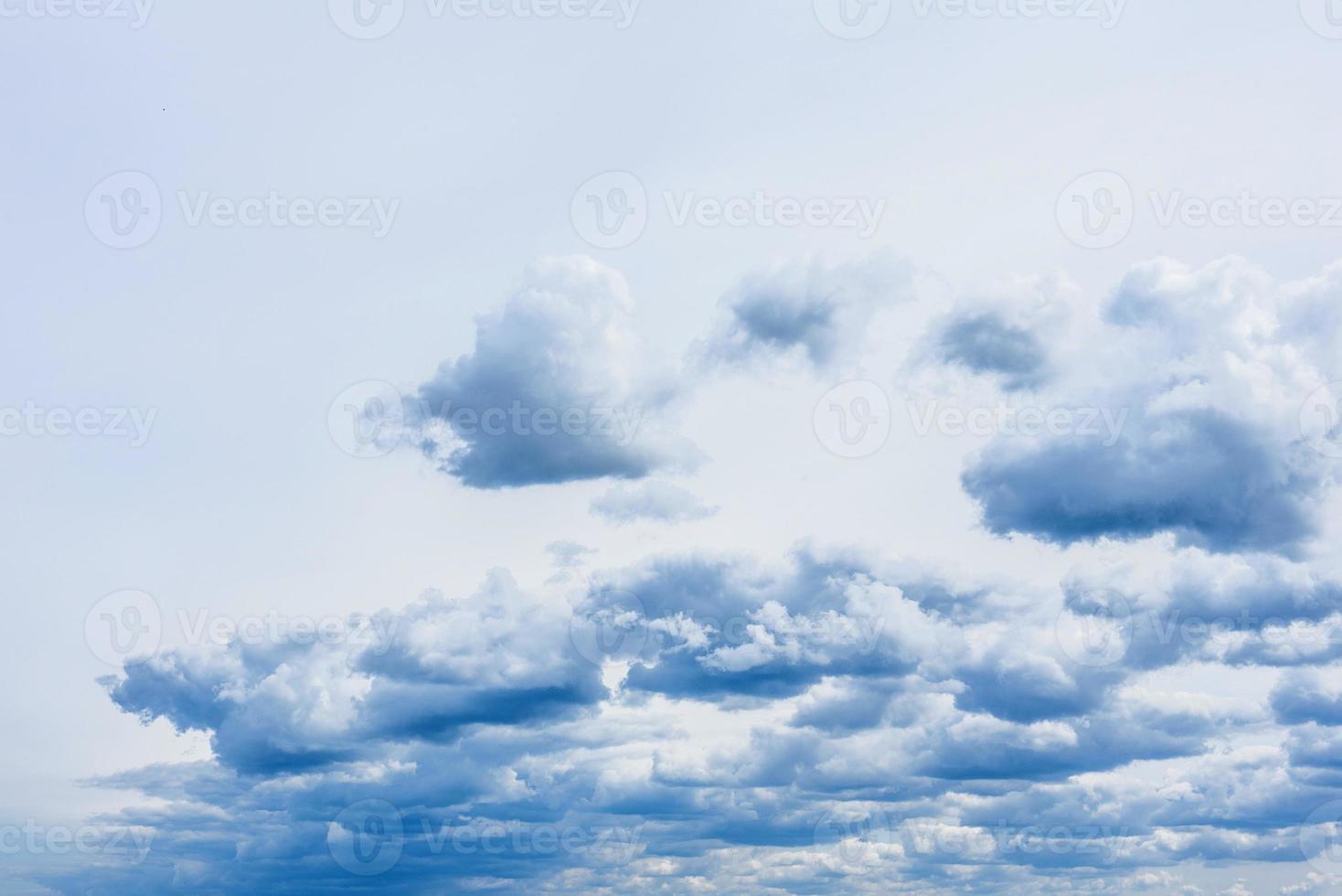 dramatisk stormhimmel bakgrund. den kan användas som bakgrund foto