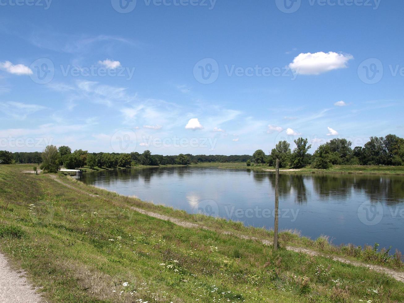 Elbe River i Dessau, Tyskland foto