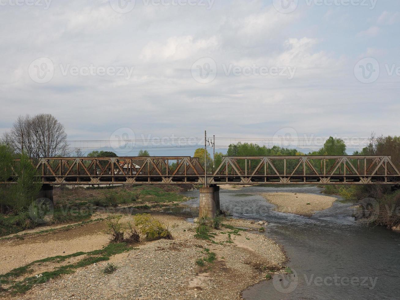 bro över floden malone i brandizzo foto