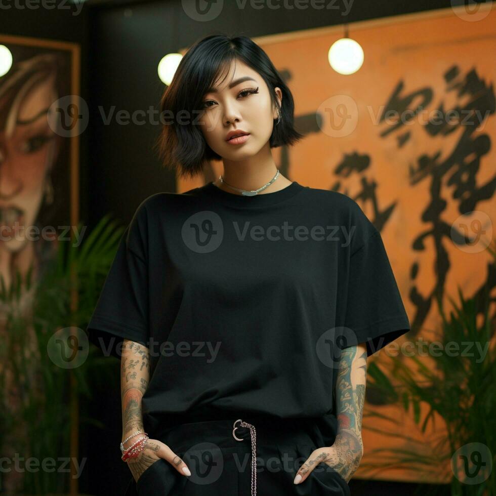 ai genererad ett asiatisk flicka med tatueringar bär en svart överdimensionerad t-shirt foto