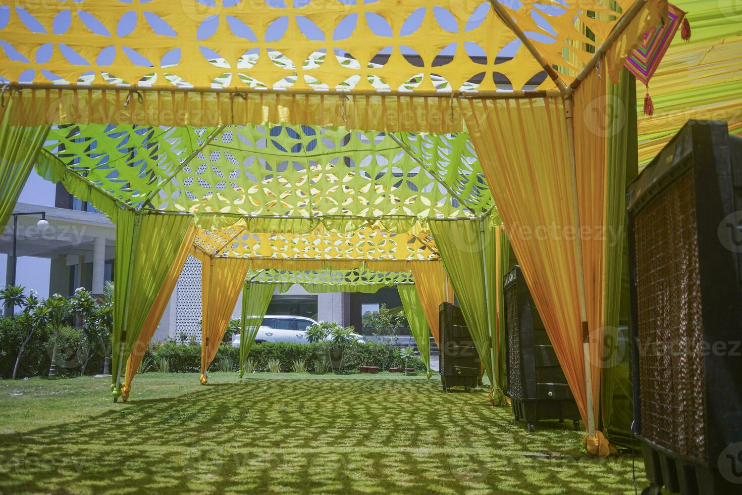indisk bröllop ceremoni skede dekoration med grön tema foto