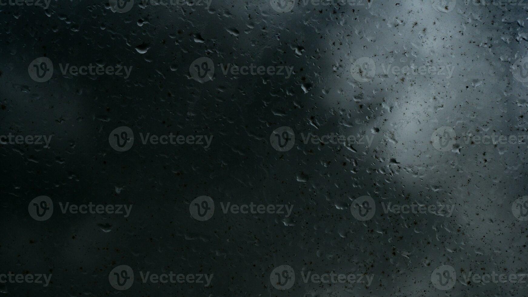 regn vatten droppar på glas foto