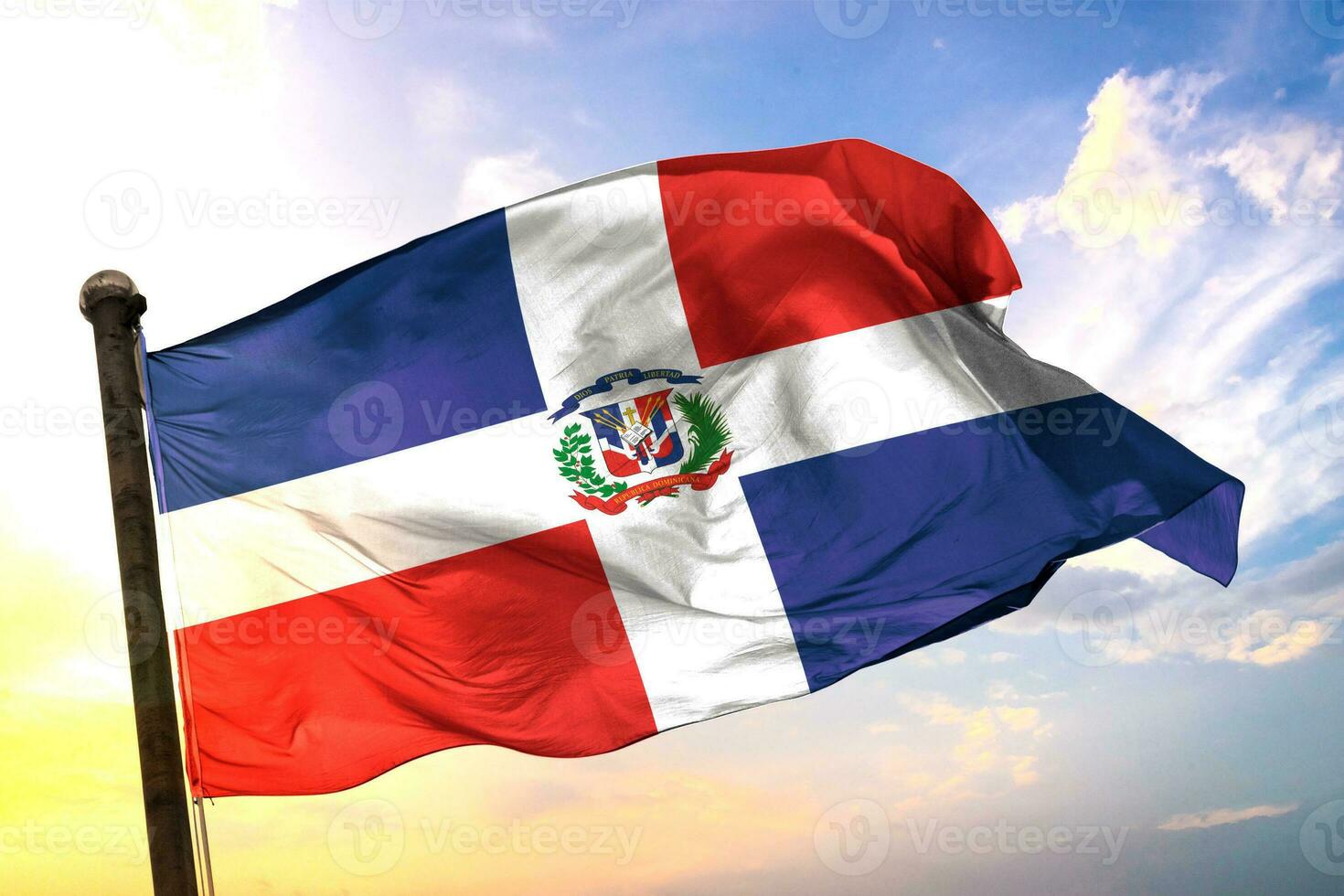 fil Dominikanska republiken 3d tolkning flagga vinka isolerat himmel och moln bakgrund foto