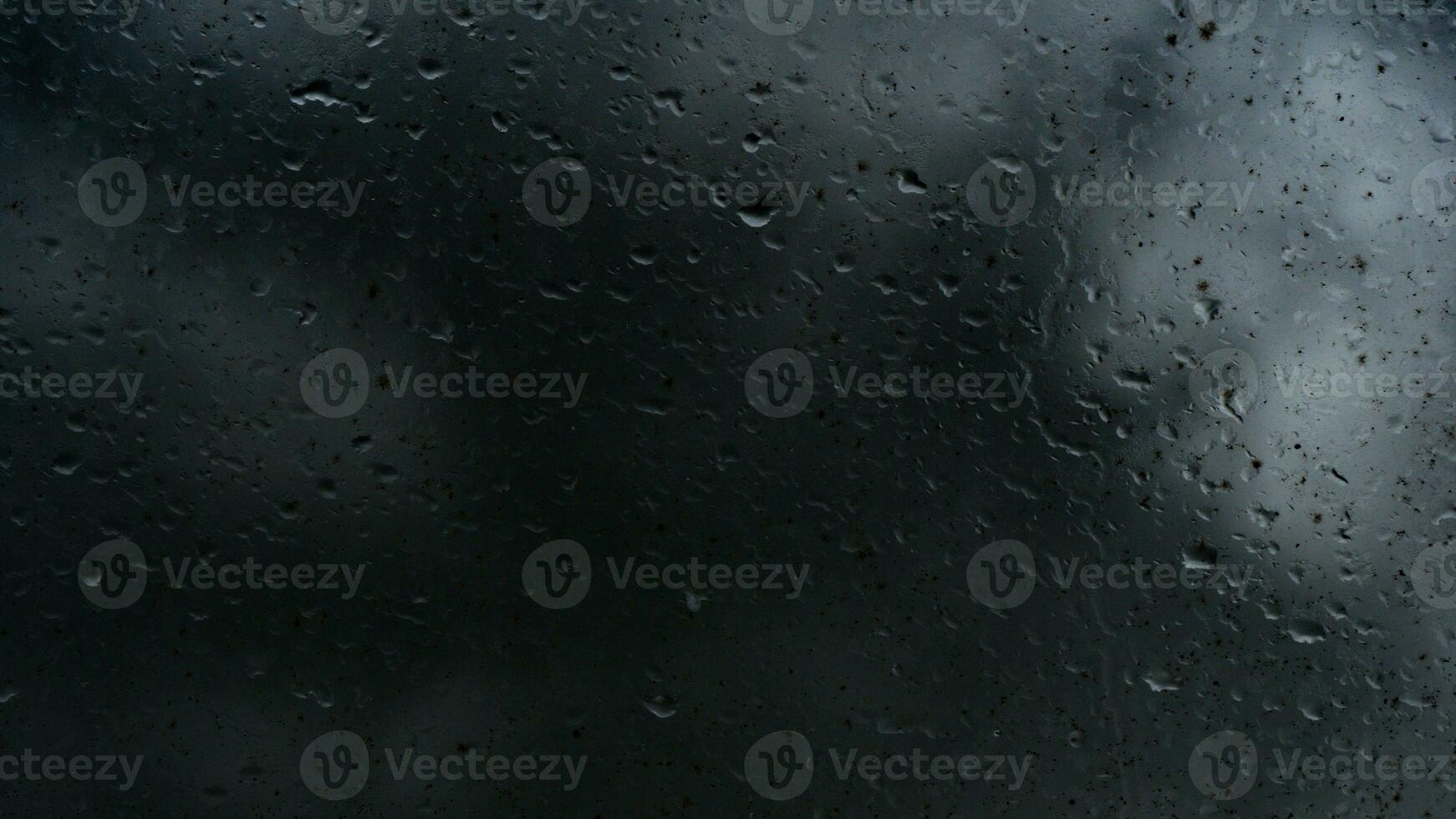 regn vatten droppar på glas foto