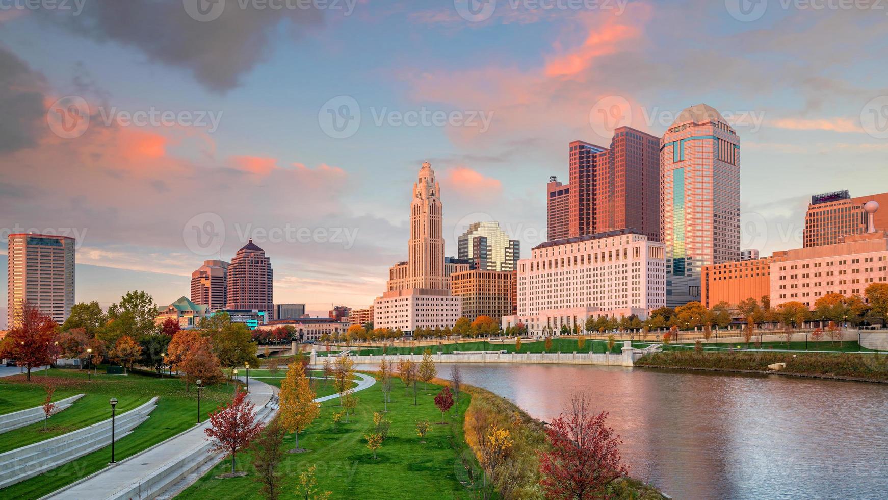 utsikt över downtown columbus ohio skyline foto